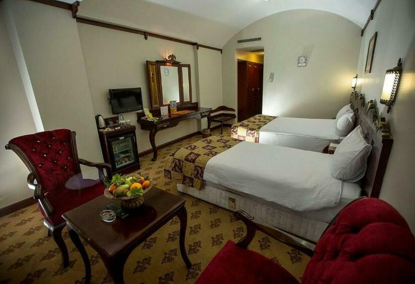 اتاق استاندارد سه نفره, Elruha