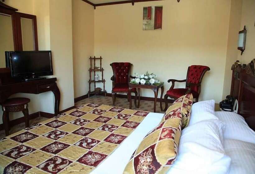 اتاق استاندارد سه نفره, Elruha