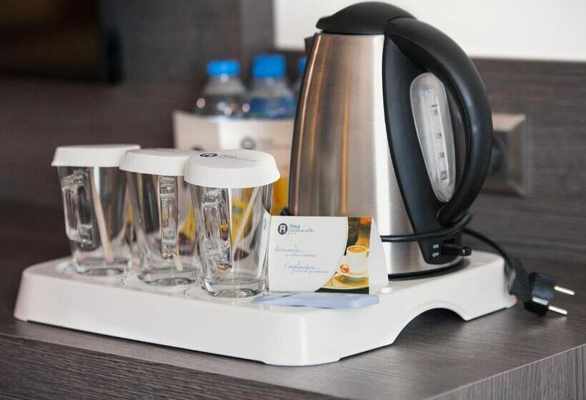 חדר דלוקס, Fesa Business