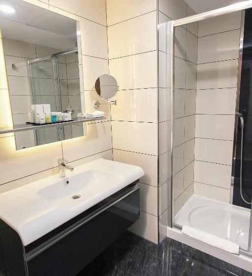 חדר משפחתי, Fesa Business