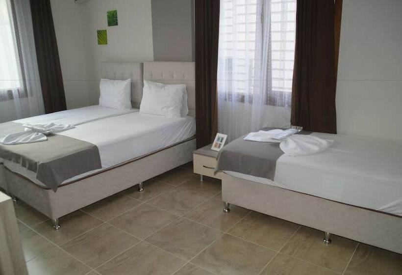 Номер Стандарт Трехместный, Hugo