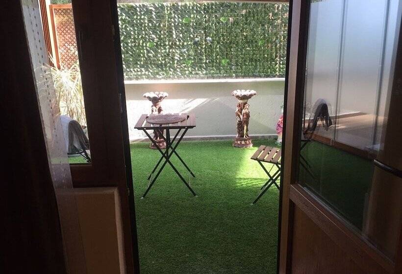 Номер Deluxe Вид на Море, Hugo