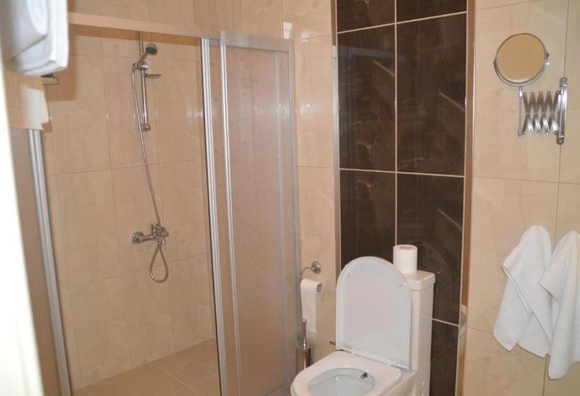 Номер Стандарт Трехместный, Hugo