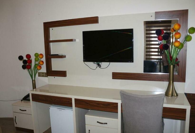 اتاق استاندارد چهار تخته, Mesnevi