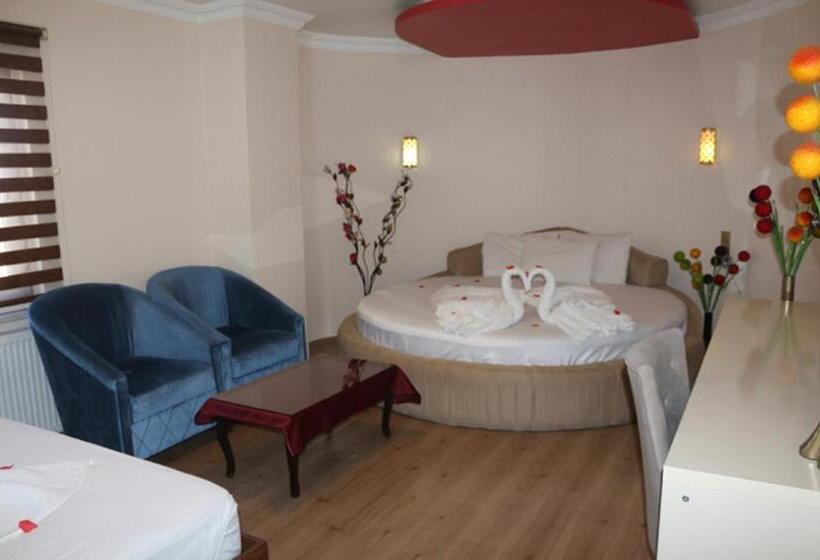 디럭스 룸, Mesnevi