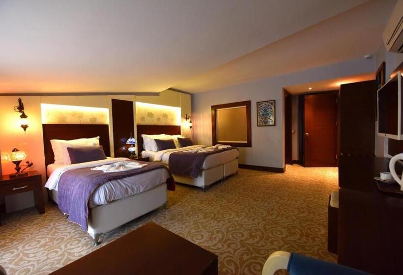 اتاق لوکس سه تخته, Pamukkale Whiteheaven Suite