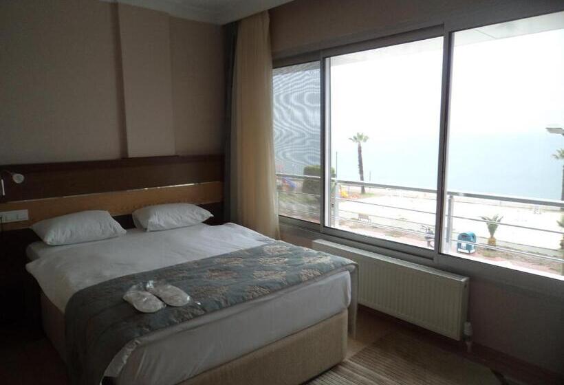 جناح مطلّ علي البحر, Perla