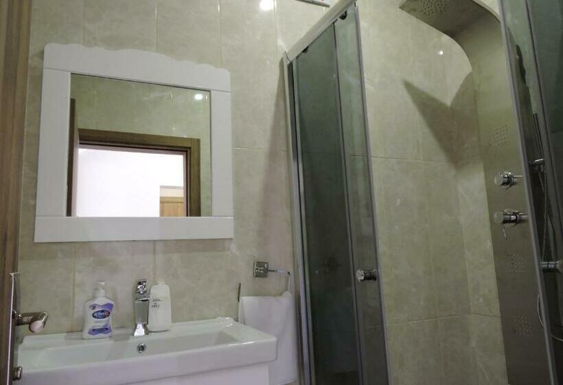 标准间, Senler Boutique