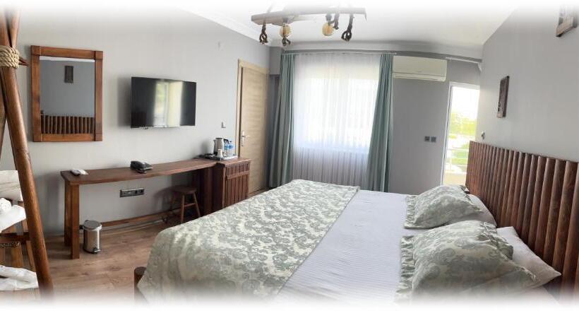 标准间带游泳池, Senler Boutique