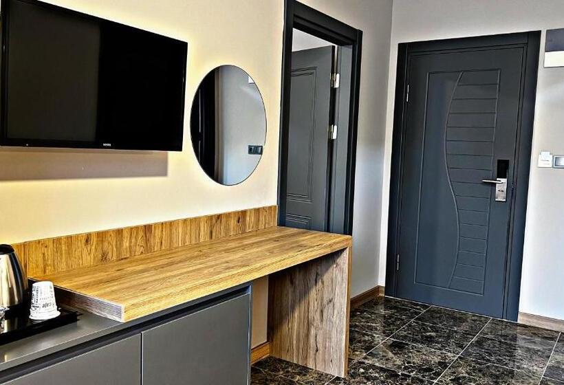 패밀리 연결 룸, Sezgin