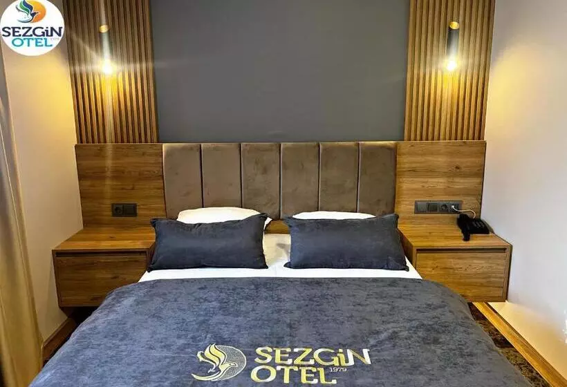 اتاق استاندارد با بالکن, Sezgin