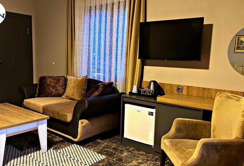 패밀리 스위트, Sezgin