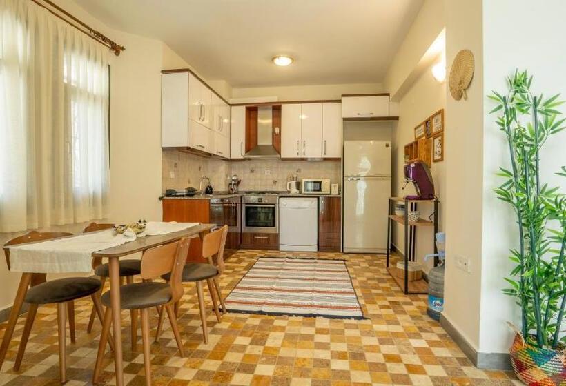 Апартаменты 2 Спальни Вид на Море, Villa Marine
