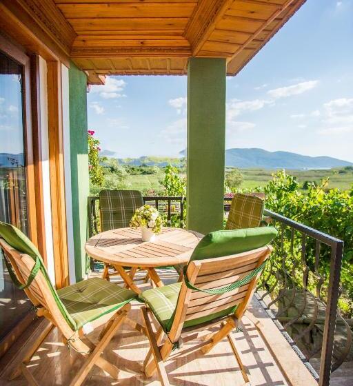 إستديو قياسى مزود بشرفة, Villa Marine