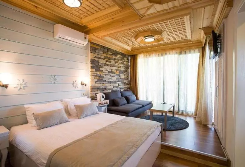 اتاق لوکس با چشم‌انداز دریا, Villa Marine