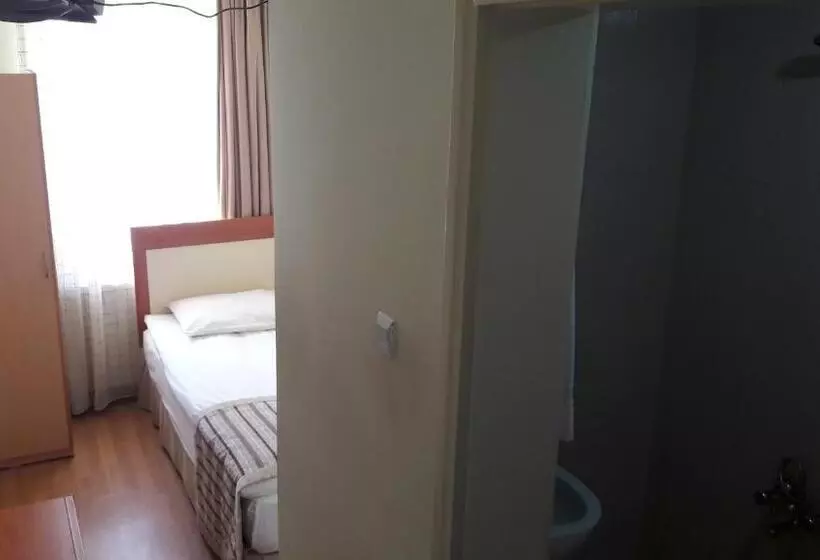Standard Yhden Hengen Huone, Yıldız