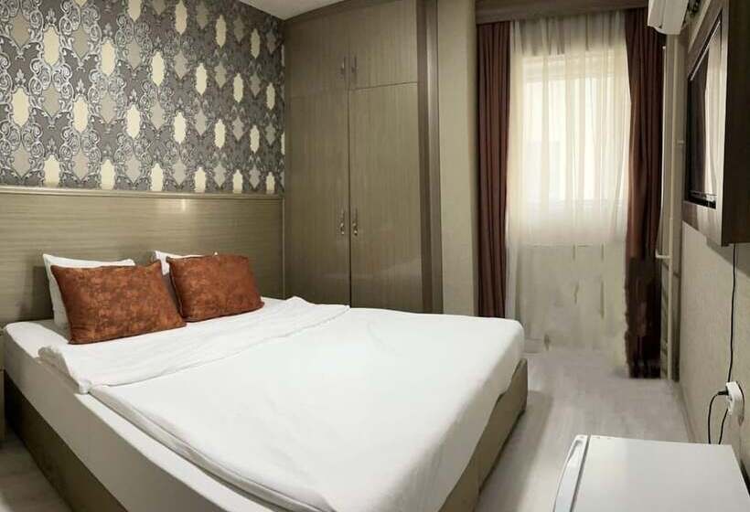Quarto Triplo Estandar, Metro Otel