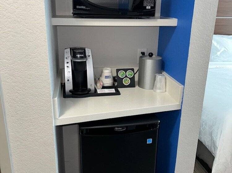 غرفة قياسية, Holiday Inn Express & Suites Moore, An Ihg