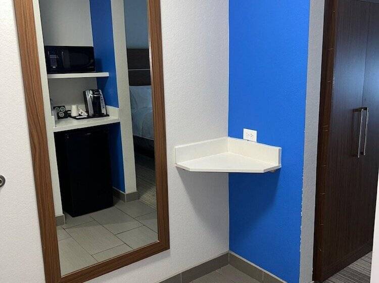 스탠다드 룸, Holiday Inn Express & Suites Moore, An Ihg