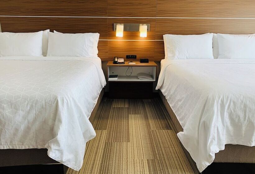 جناح, Holiday Inn Express & Suites Moore, An Ihg