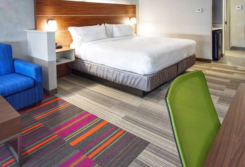 스위트, Holiday Inn Express & Suites Moore, An Ihg