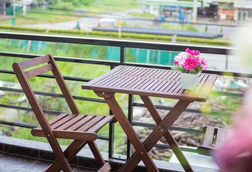 标准间带阳台, Samrong Garden