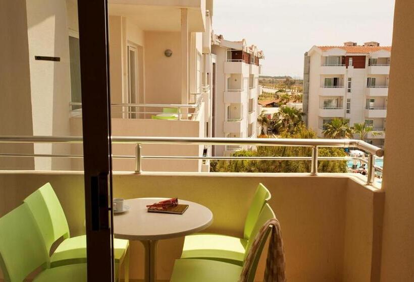 Семейный Номер Вид на Бассейн, Calimera Side Resort