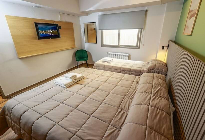 غرفة قياسية ثلاثية, M383 Hotel Bariloche