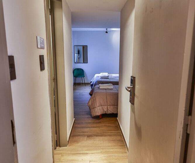 غرفة قياسية ثلاثية, M383 Hotel Bariloche