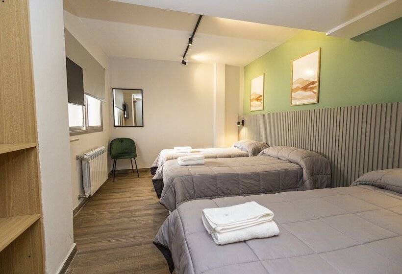 غرفة قياسية ثلاثية, M383 Hotel Bariloche