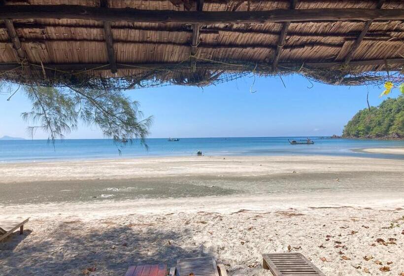 带特大床的豪华房间, Laong Lay