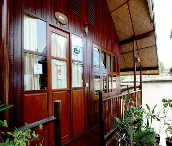 Standard Kolmen Hengen Huone Näkymä, Ruennamyen Resort Amphawa