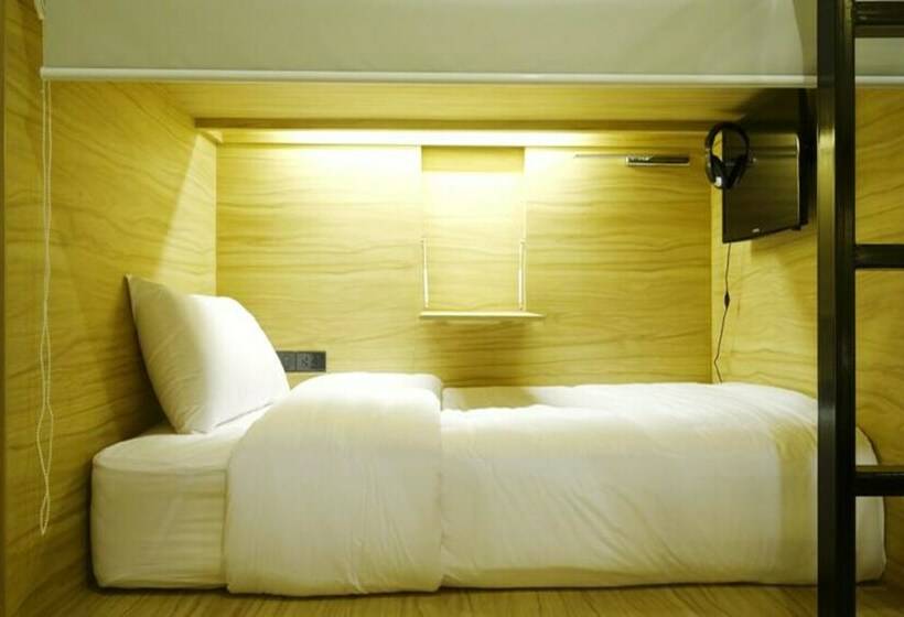 اتاق استاندارد با تخت‌های تاشو, The Bedrooms Hostel Pattaya