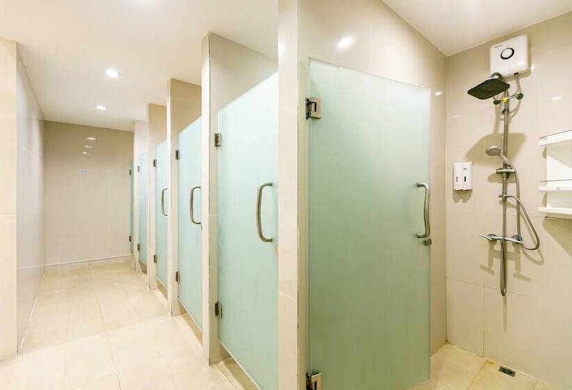 اتاق استاندارد با سرویس بهداشتی مشترک, The Bedrooms Hostel Pattaya