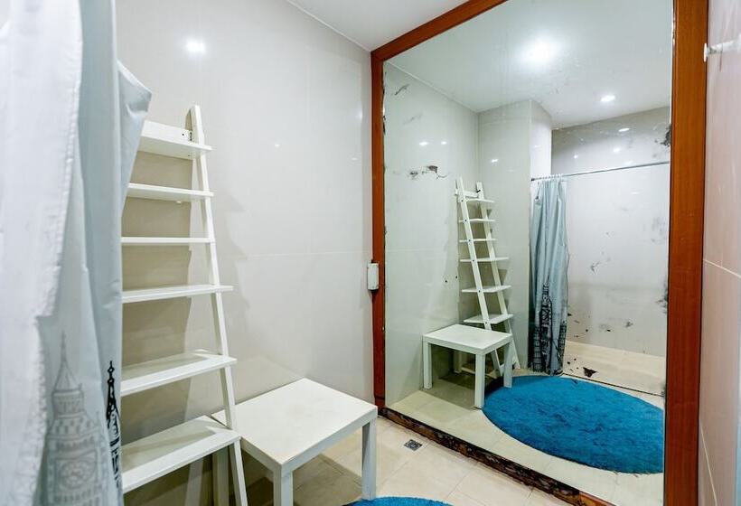 اتاق استاندارد با سرویس بهداشتی مشترک, The Bedrooms Hostel Pattaya