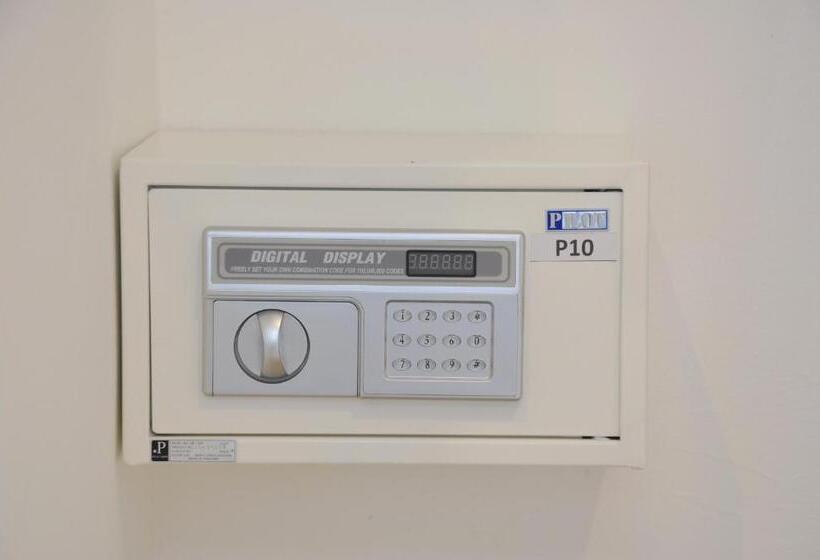 اتاق استاندارد با سرویس بهداشتی مشترک, The Bedrooms Hostel Pattaya