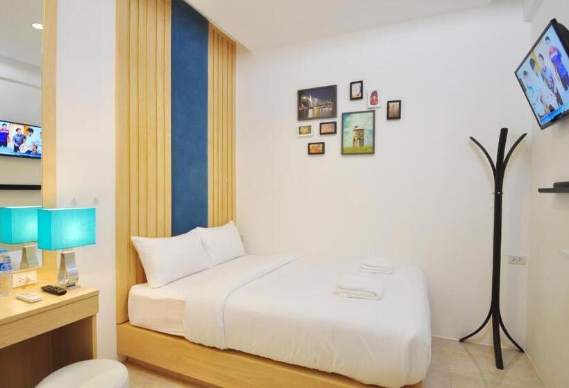 اتاق استاندارد با سرویس بهداشتی مشترک, The Bedrooms Hostel Pattaya