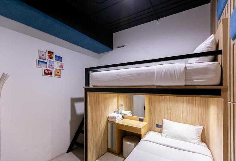 스탠다드 룸 2층 침대, The Bedrooms Hostel Pattaya