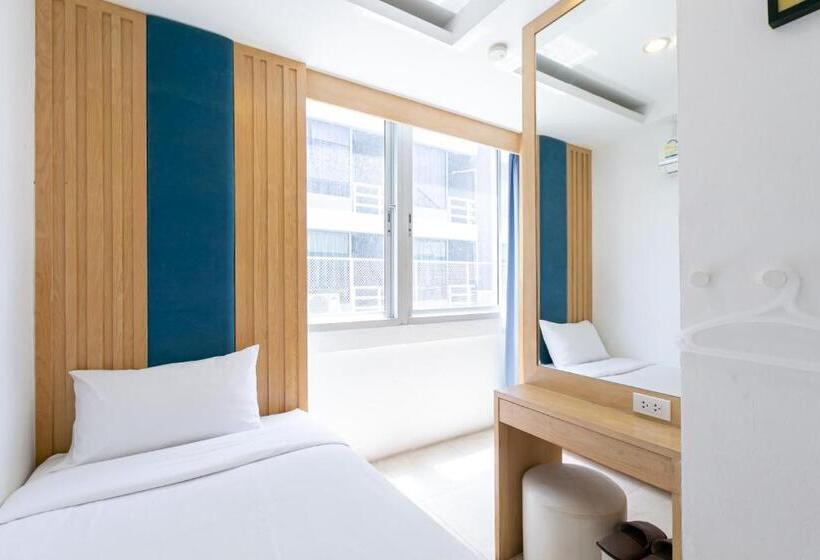 اتاق استاندارد با سرویس بهداشتی مشترک, The Bedrooms Hostel Pattaya