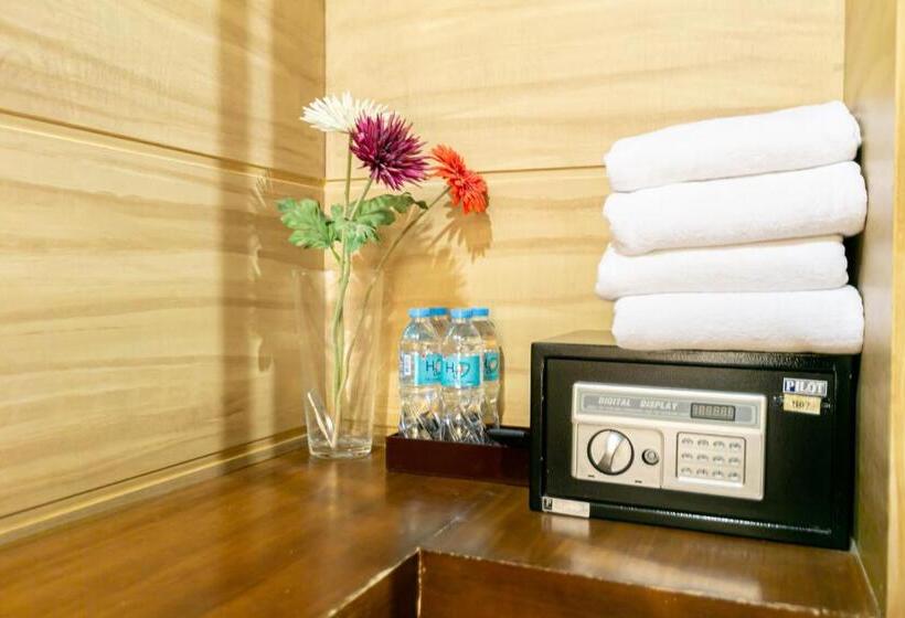 اتاق خانوادگی, The Bedrooms Hostel Pattaya