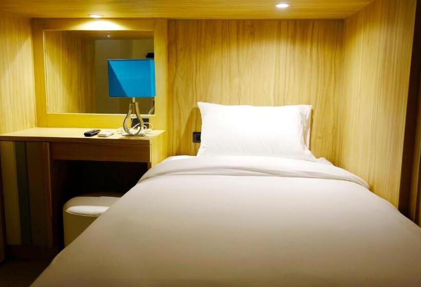 스탠다드 룸 2층 침대, The Bedrooms Hostel Pattaya