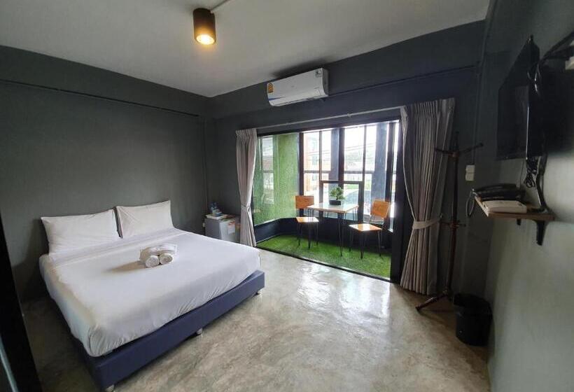 غرفة قياسية مزوَّدة بشُرفة, Sleep Airport Chiang Mai