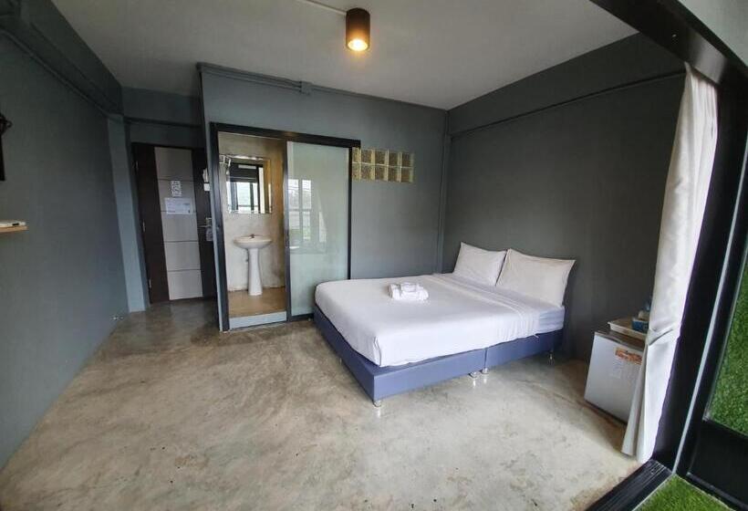 غرفة قياسية مزوَّدة بشُرفة, Sleep Airport Chiang Mai