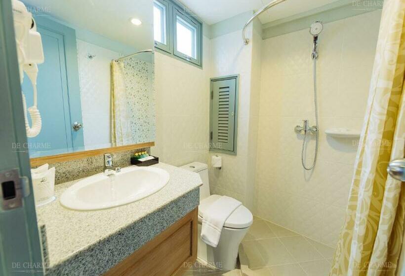 جناح جونيور, Decharme Hotel Sha Plus