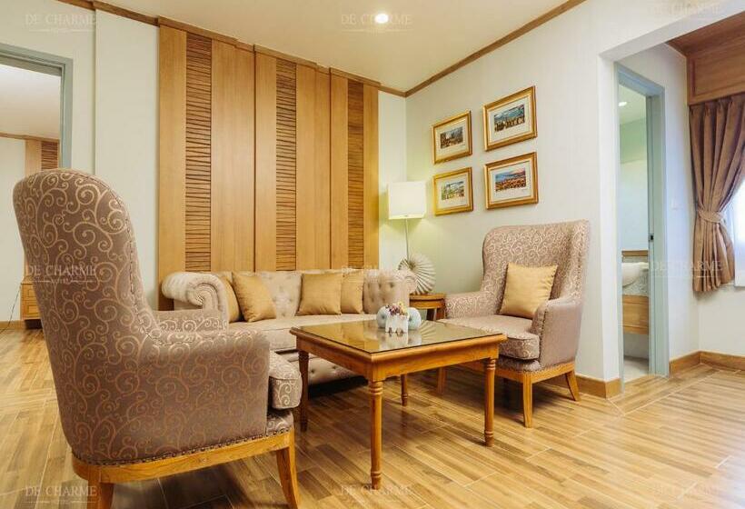 سوییت جونیور, Decharme Hotel Sha Plus