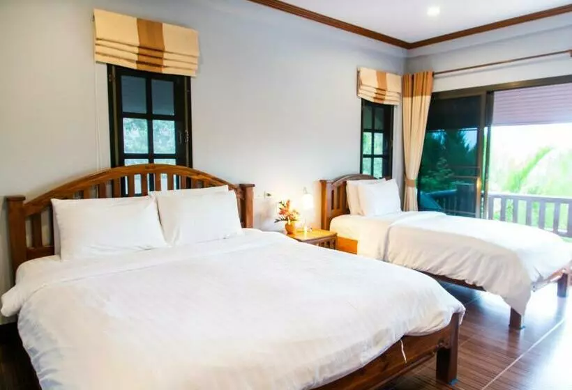 اتاق استاندارد سه نفره, Baanrimnam Resort Trat