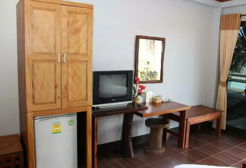 اتاق استاندارد سه نفره, Baanrimnam Resort Trat