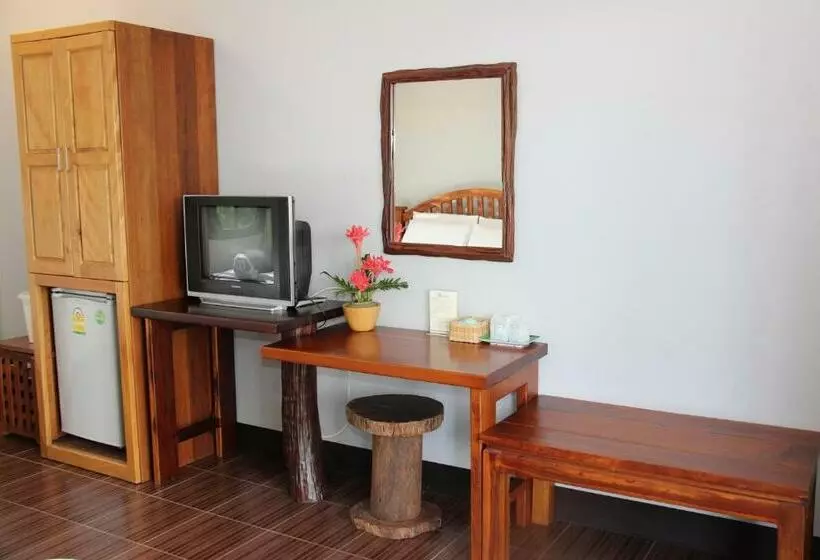 اتاق استاندارد سه نفره, Baanrimnam Resort Trat