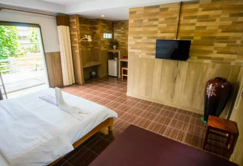 اتاق لوکس, Baanrimnam Resort Trat