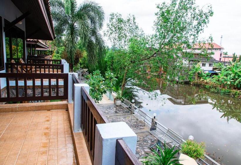 اتاق سوپریور با بالکن, Baanrimnam Resort Trat